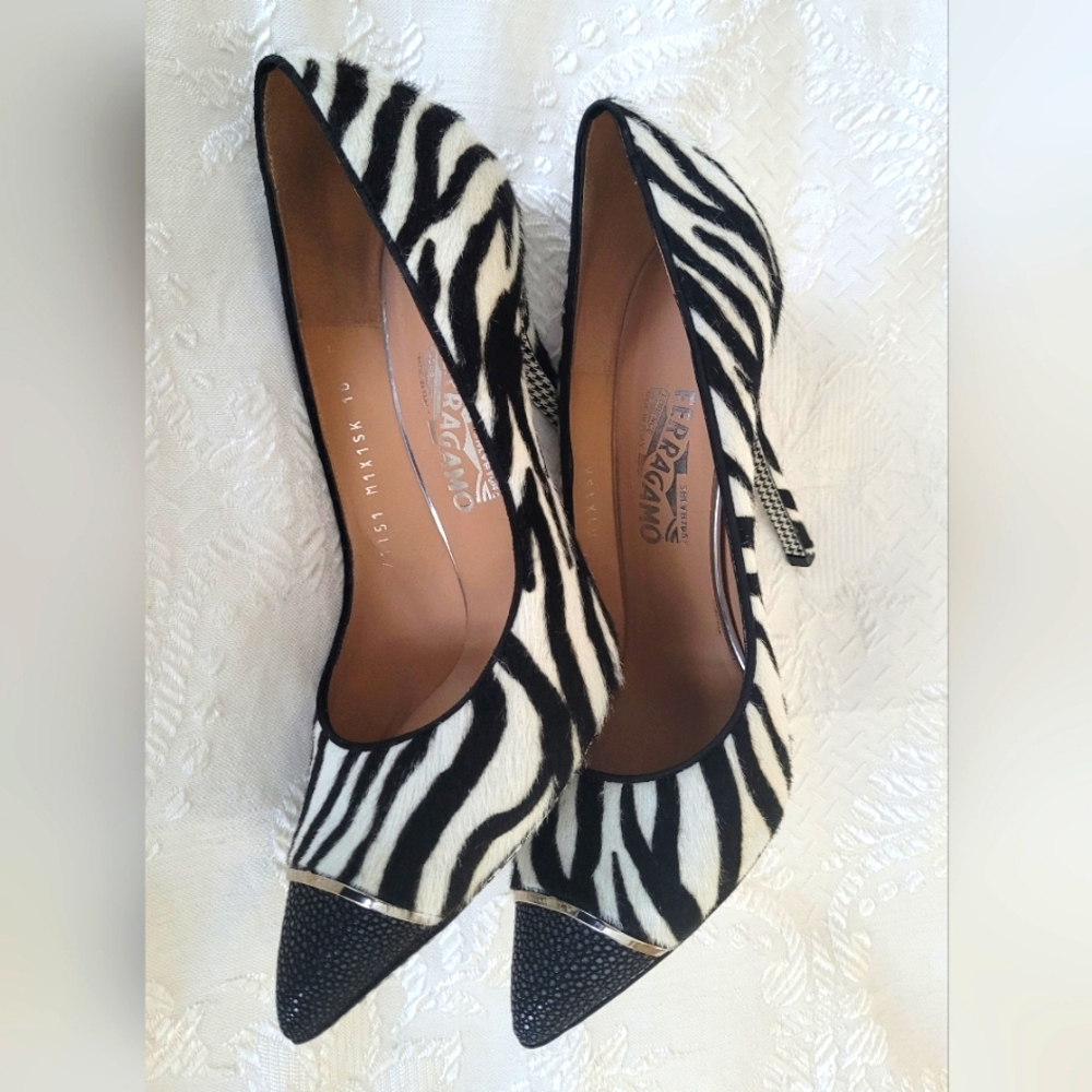 Salvatore Ferragamo Zebra Printed Calf hair Pumps - Picture 2 of 12
